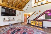 The Redwood Retreat- 5Bed/4Ba with a Rooftop Deck in the Heart of Ohio City