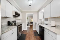 Amy Ln-Newly Remodeled Home w/ Outdoor Dining Area