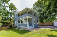TWO BEDROOM APARTMENT ON FIRST FLOOR ON A DUPLEX
