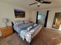 Spacious 3 BDR 2.5 BA House with Hot tub, BBQ, Fire Pit, Night View, Playground