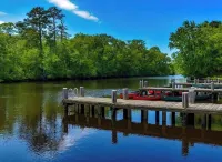 Serenity Cottage: Central to state parks, historic towns, MD & VA beaches