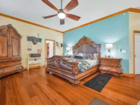 River Bank Hideaway, "Go With The Flow" RIVERFRONT 3 Acres- "Heated Pool/Spa" Hotels in Hendry County