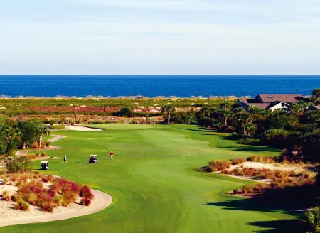 STUNNING BEACHFRONT UPPER VILLA,Electric Awning over Deck,Amenity Cards INCLUDED