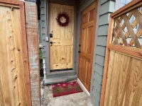 Cozy cottage in downtown Hamilton in the heart of the Bitterroot Valley. Hotels in Hamilton