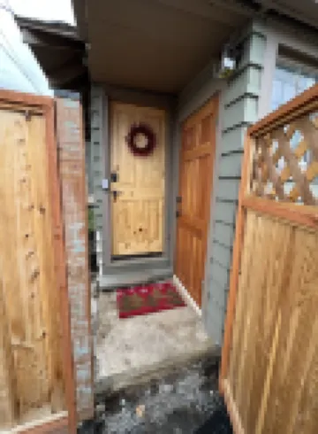 Cozy cottage in downtown Hamilton in the heart of the Bitterroot Valley.