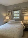 *Classic VT Getaway* Newly renovated- Close to golf/hiking/lake/restaurants/bars