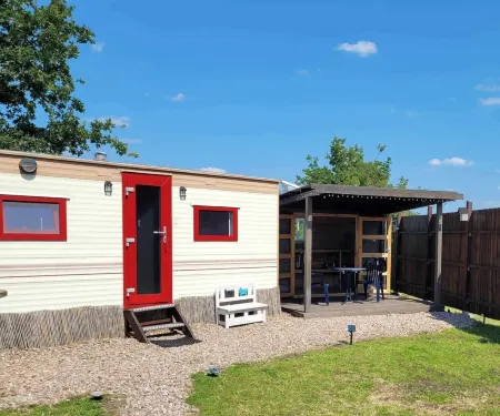 Urlaub mit Ponies und Campingflair Отели в г. Илов