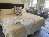Private Detached King Bed Guest House