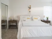 Beautiful, central located with pool and fire pit! ローズビルのホテル