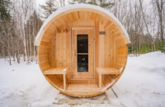 NEW Chalet 6 minutes from Sunday River! Hot tub, Sauna, Sleeps 12, Dog Friendly!