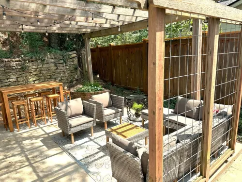 Walk to the Square and the Ole Miss Campus!  3 Kings with Ensuite Bathrooms!