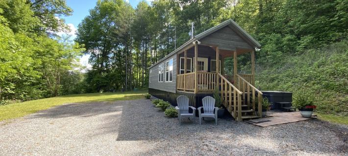 Tiny House Getaway Hotels in Graham County