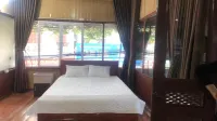 Blue Moon Motel