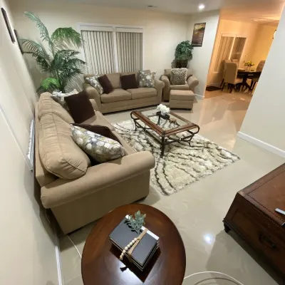 3 Bedroom 1.5 Bath home minutes from Boston!! Beautifully decorated and cozy.