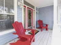 Quiet Cottage; Close to Beach, Pool & Shopping - Jacuzzi
