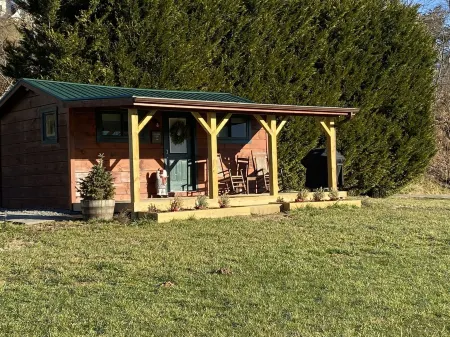 Cold Mountain View Cabin Отели рядом с достопримечательностью «Блу-Ридж-Паркуэй»