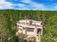 Incredible Views ~ 6Br ~ Sleeps 20 + Hot Tub, Game Room, Theatre, Gym