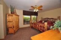 Ski In/Out cabin with best panoramic views in Brian Head. Pets Welcome!