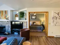 5 min to downtown & Mtn views! Two KING Bed/ Two Bath EnSuite Condo