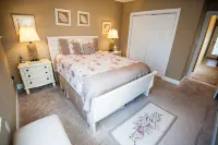 New 4BR Beach Block Home-Location, Location, Location!