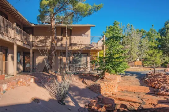 Adventure Loft: Near Trails, Pool and Golf