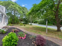 Harwich Hideaway, Close to Beach, Bike Path & 10 Minutes Away from Chatham! Hotels in Harwich