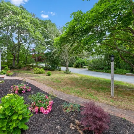 Harwich Hideaway, Close to Beach, Bike Path & 10 Minutes Away from Chatham!