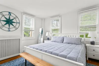 Beautiful downtown retreat, walk everywhere! Các khách sạn ở 