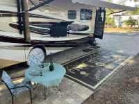 Cozy Pet-Friendly RV with Spectrum TV, WiFi,  AC in charming Zephyrhills, Fl