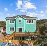 Family Fun House! Private Pool, Putting Green, Walk to Beach, Hot Tub, Game Room
