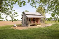 Cozy Cabin Near Nashville, TN ~ Surrounded By Beautiful Farmland