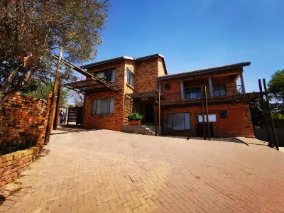 94OnWild Hotels near Parkview Shopping Centre