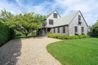 Sconset Home: Renovated, Light and Bright on an Oversized Property Hotels in Siasconset