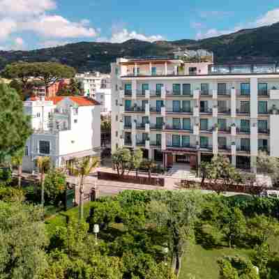 Ara Maris Hotel Exterior