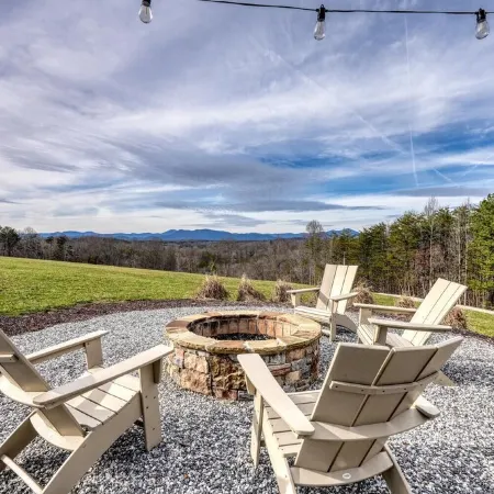 Mountain View Sip & Stay - Near Wineries, Hikes, and Towns!