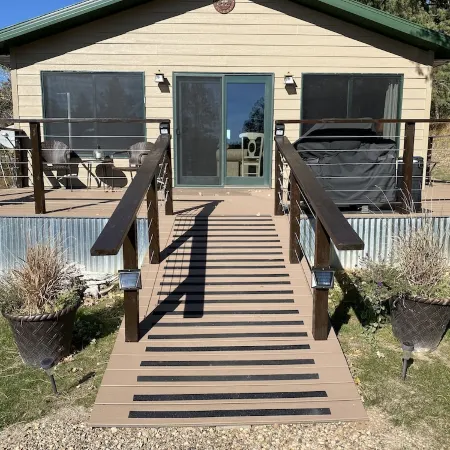 Peaceful, Private, Quiet And Luxurious Cabin On 15 Acres Surrounded by Forest
