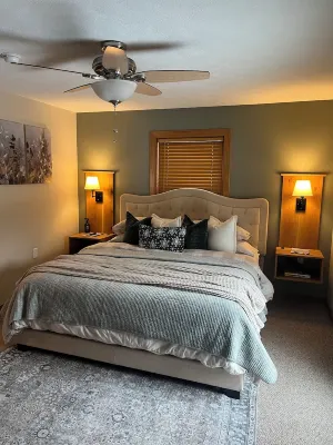 Spacious Home for Family and Friends! Close to Downtown Boyne +Patio & Fire Pit