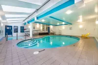 Clarion Hotel & Conference Centre - Pools