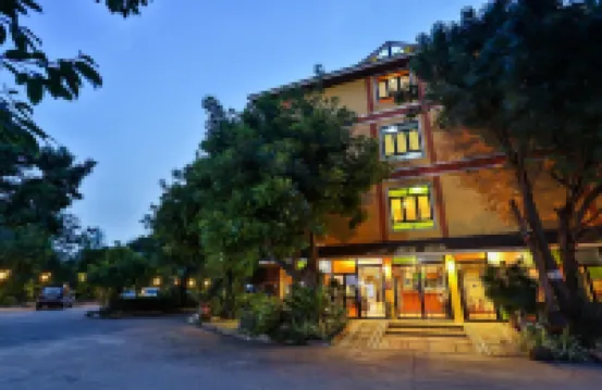 Boonme Heritage Hotels in der Nähe von Wat Chulamani Tempel