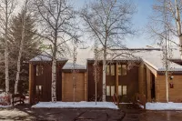 Cozy Condo with Bald Mountain Views & Top-Notch Location—Stay & Play