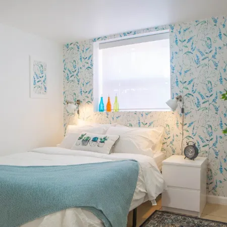 Cozy 2BR/2BA Apt w/ Private Patio – 1 Stop to Manhattan!
