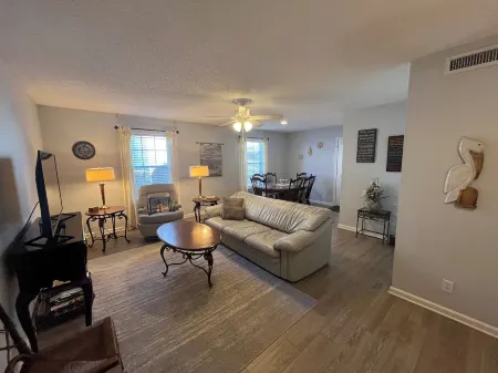 Squared Retreat Отели рядом с достопримечательностью «St. Simons Island Lighthouse Museum»