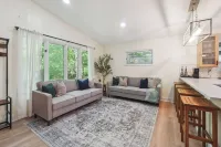 Oasis in ATL- 3BR/2BA Lux Serene Bungalow w/ Gorgeous Private Backyard and Pool
