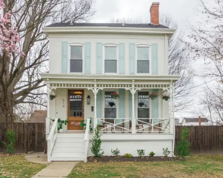 The White House on Oak - Minutes from Louisville Ξενοδοχεία στην πόλη Floyd County