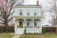 The White House on Oak - Minutes from Louisville - Homestays