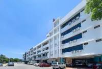 B-Hotel Hotels near Homestay Penang Palm Court