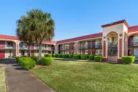 هوم تاون ستوديوز باي رد روف مونتجومري - ميدتاون Hotels near Wright Brothers Park