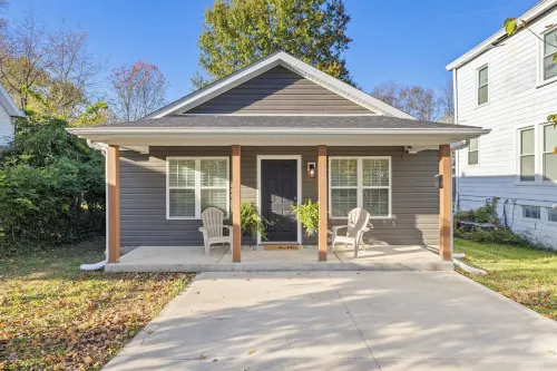 The Luxe/Hot Tub/Playground/12 Min to Horse Park