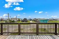 King Size Bed! Freeport Surfside Beach Bungalow Ocean & BayViews,Steps from Ocea