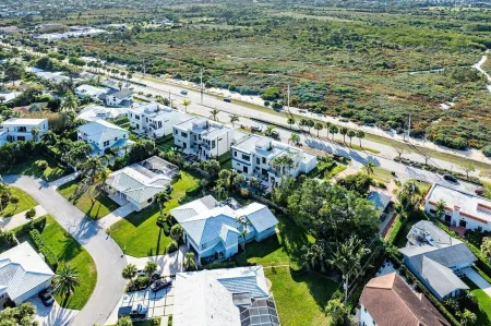 SOL HAUS! LUXE NEW 6 BDRM BEACH HOUSE W/ STUNNING VIEWS/POOL/SPA/PUTTING GRN/GYM